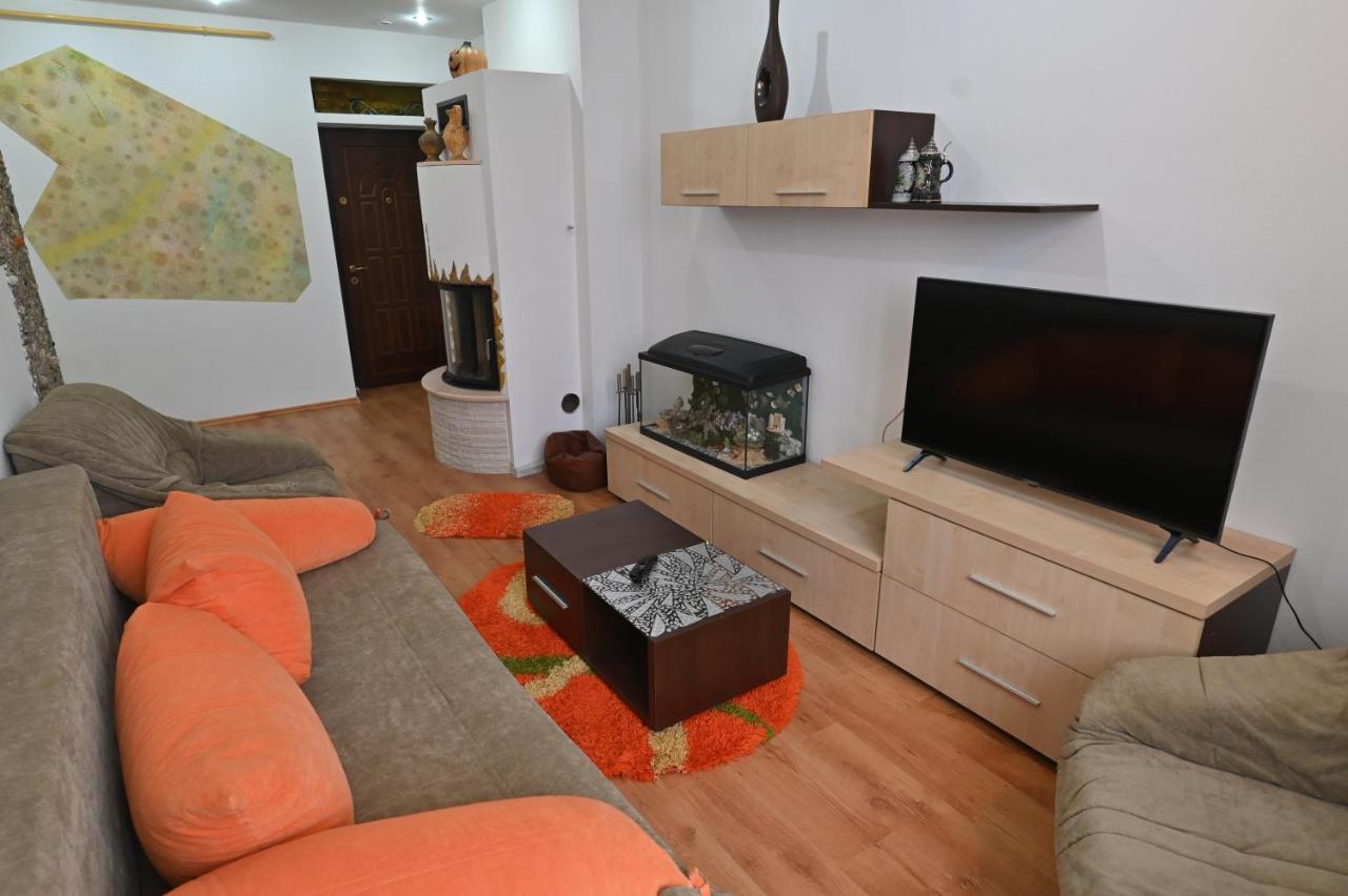 Apartament Camelia Petrozsény Kültér fotó