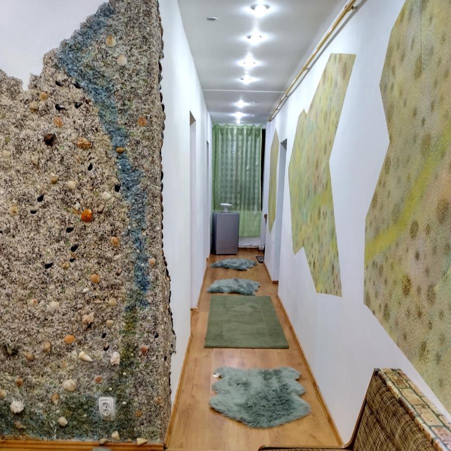 Apartament Camelia Petrozsény Kültér fotó