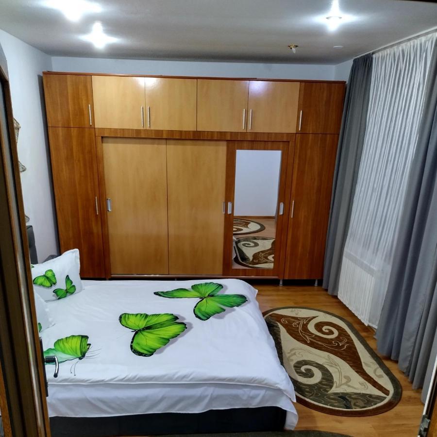 Apartament Camelia Petrozsény Kültér fotó